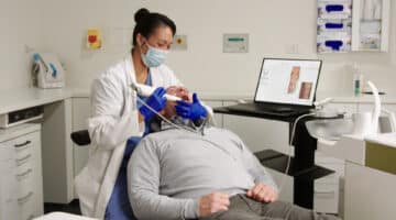 dandy dentist scanning patient
